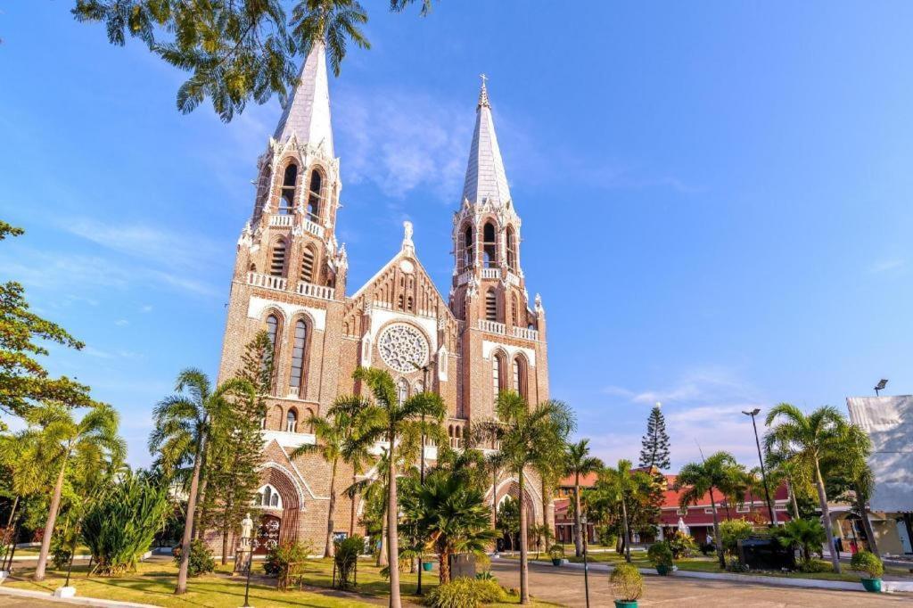 Sanctuary Hotel Yangon Eksteriør bilde